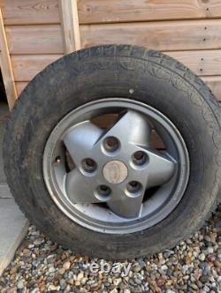 Five Classic Range Rover wheels NTC7739