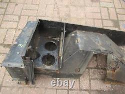 Land Range Rover Classic 1982 Front Right Inner Wing Panel Exposed Hinge