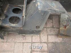 Land Range Rover Classic 1982 Front Right Inner Wing Panel Exposed Hinge