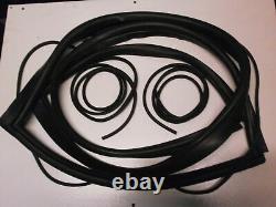 MXC7405 Front Windscreen Rubber Seal Kit for Range Rover Classic 391474/5/6