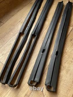 RANGE ROVER CLASSIC Early 4 DOOR WINDOW RUBBER SEALS. 1982