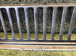 RANGE ROVER CLASSIC GENUINE FRONT GRILL TRIM FROM A 1980 2 Door