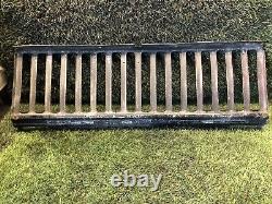 RANGE ROVER CLASSIC GENUINE FRONT GRILL TRIM FROM A 1980 2 Door