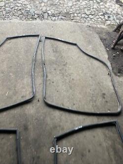 RANGE ROVER Classic 4 Door Full Set Of Door Seals Early 4 Door Tan