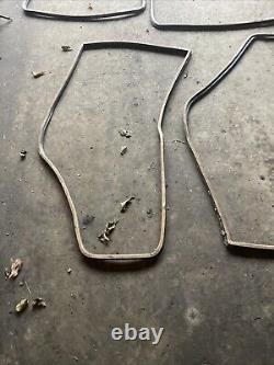 RANGE ROVER Classic 4 Door Full Set Of Door Seals Early 4 Door Tan