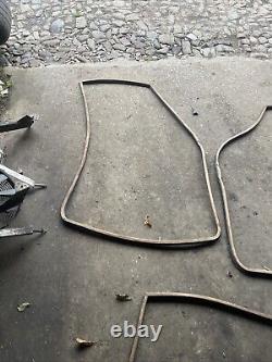 RANGE ROVER Classic 4 Door Full Set Of Door Seals Early 4 Door Tan