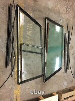 Range Rover Classic 2 door Rear side windows and frames for spares/repair