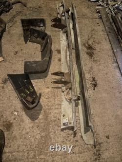 Range Rover Classic 4 Door Rear bumper Genuine Good Galvanised Pair Full Set