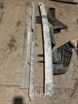 Range Rover Classic 4 Door Rear bumper Genuine Good Galvanised Pair Full Set