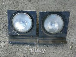 Range Rover Classic Early 2/4 door headlight surrounds x 2