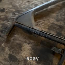Range Rover Classic Early 4 Door Frame Passenger Side Front Window Lot2