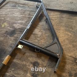 Range Rover Classic Early 4 Door Frame Passenger Side Front Window Lot2