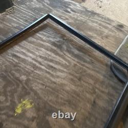 Range Rover Classic Early 4 Door Frame Passenger Side Front Window Lot2