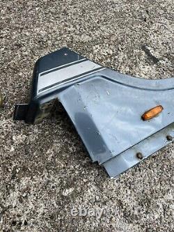 Range Rover Classic. Exposed Hinge Right Hand Side Front Wing