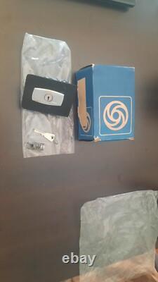 Range Rover Classic NOS early glovebox assembly + Latch & keys 390296 / 390846