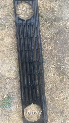 Range rover classic Genuine 4 Door Front Grill Lot9 Very Good