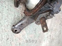 Swivel Pin Housing LH LHD Discovery / Range Rover Classic 1985